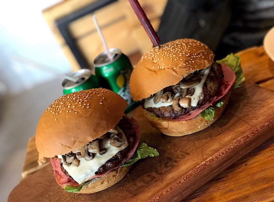 کاور فست فود آقای برگر ( Mr.Burger )